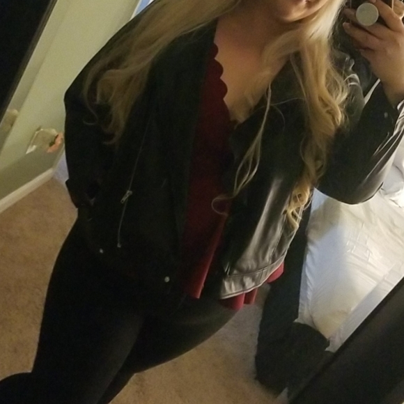 Meet your Posher, Anna - Picture 3 of 4